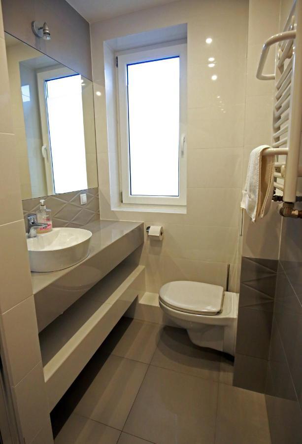 Pod Rozami Apartment Гжибово Екстериор снимка