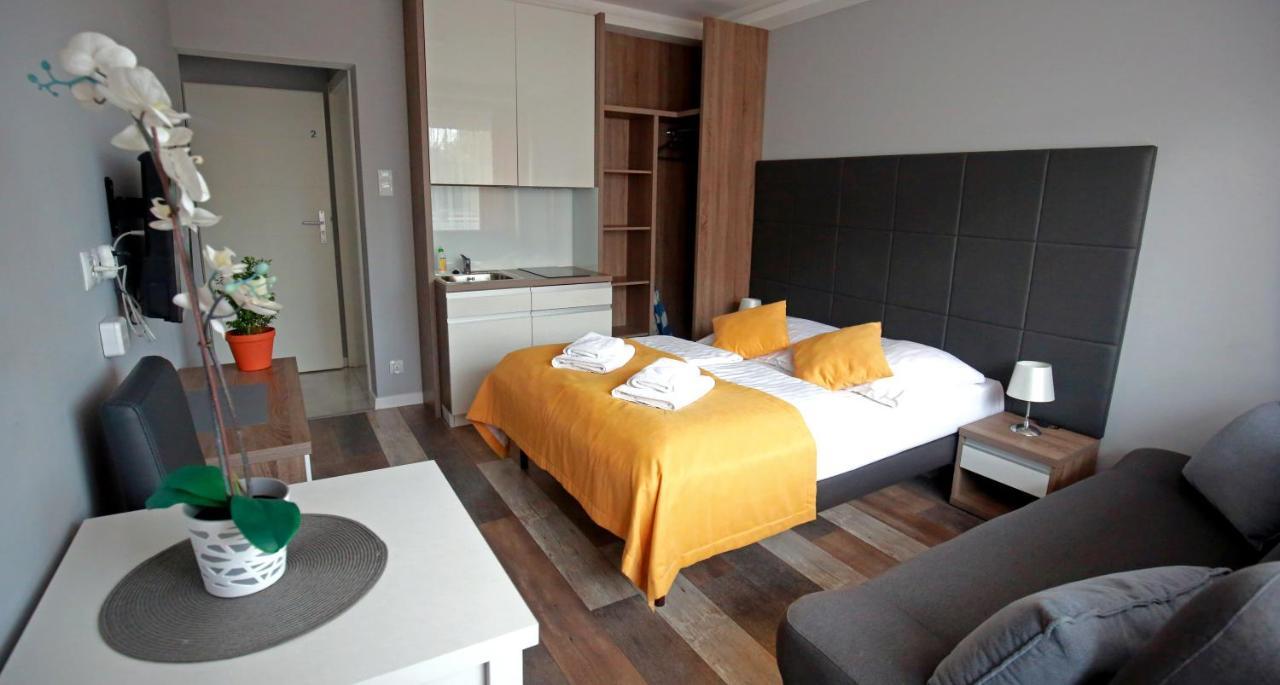 Pod Rozami Apartment Гжибово Екстериор снимка
