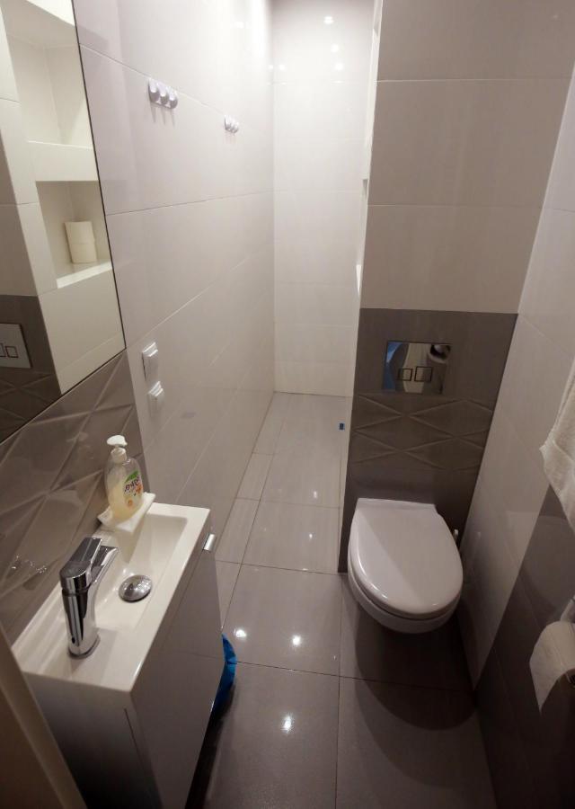 Pod Rozami Apartment Гжибово Екстериор снимка