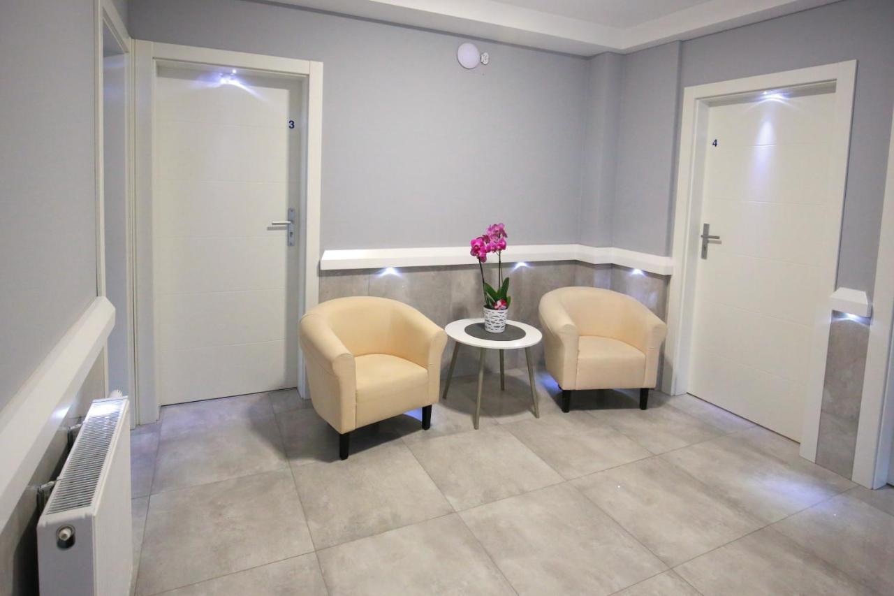 Pod Rozami Apartment Гжибово Екстериор снимка