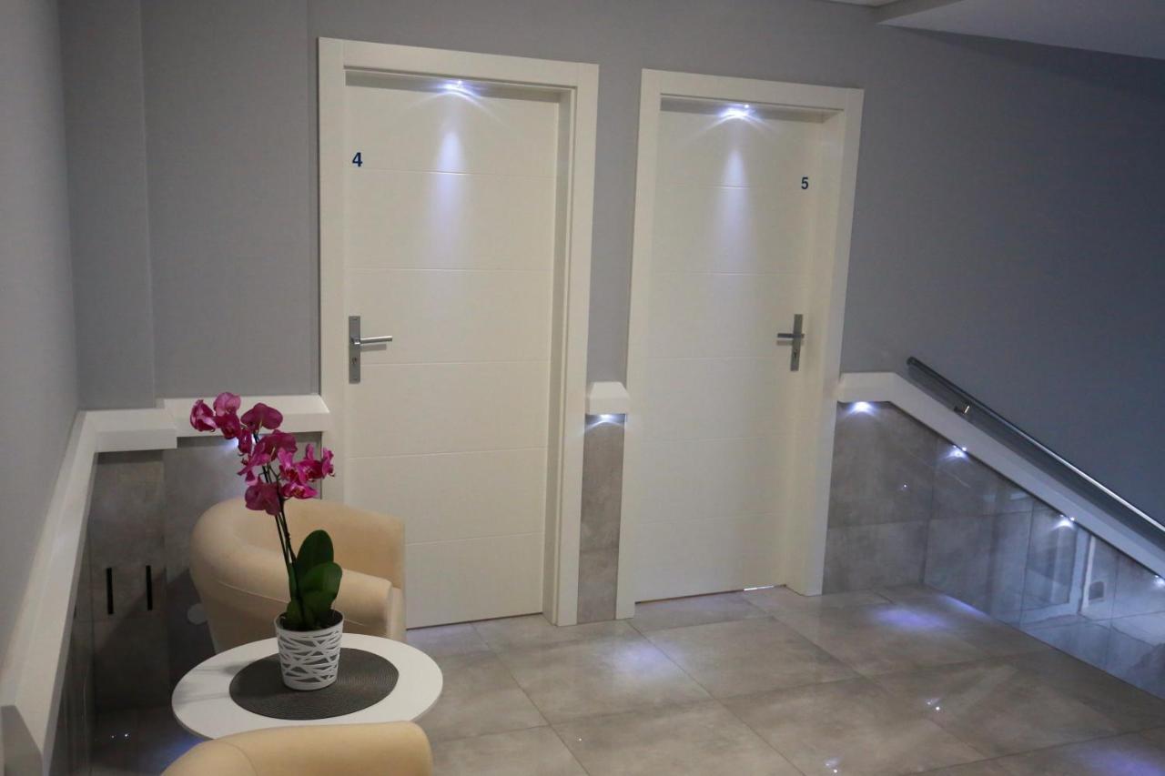 Pod Rozami Apartment Гжибово Екстериор снимка