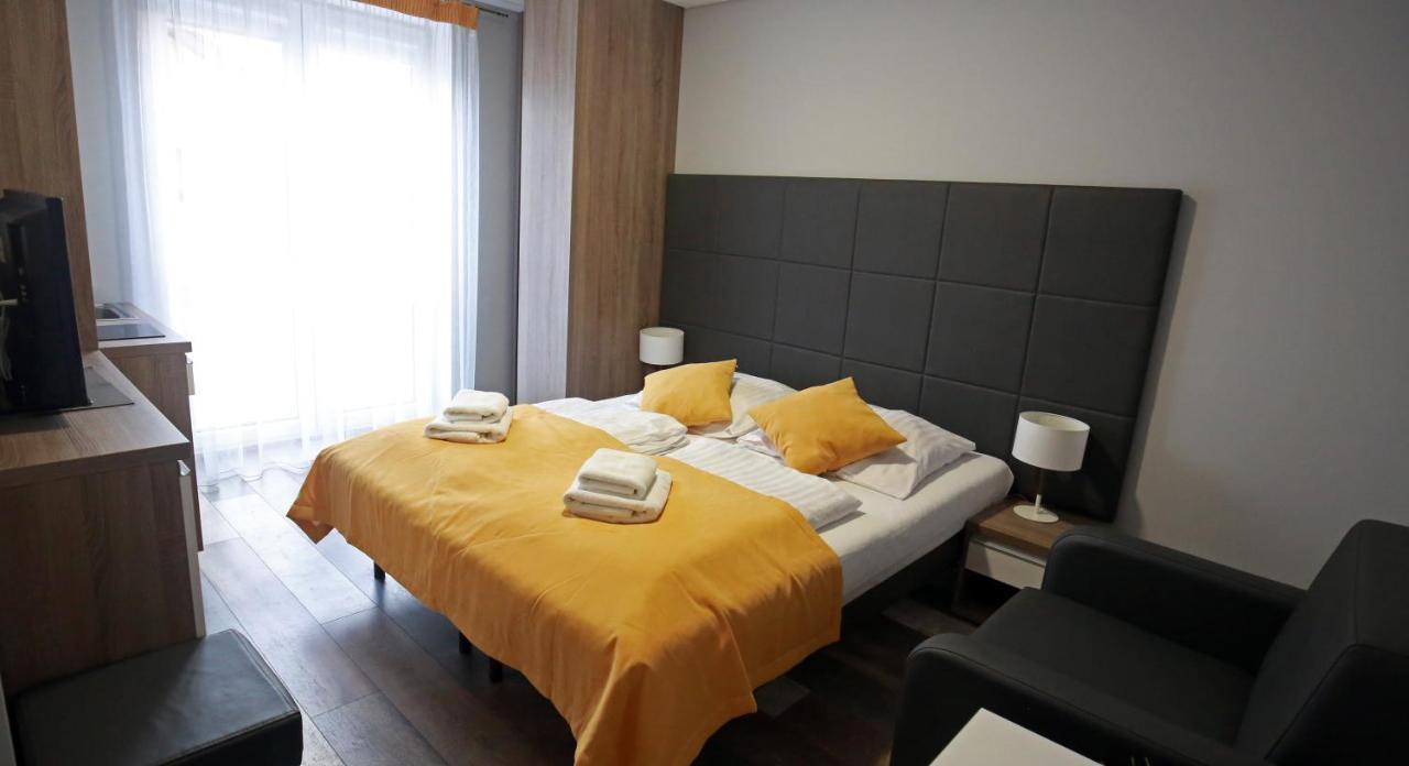 Pod Rozami Apartment Гжибово Екстериор снимка