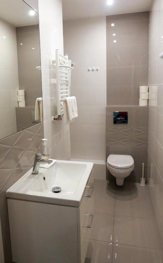 Pod Rozami Apartment Гжибово Екстериор снимка