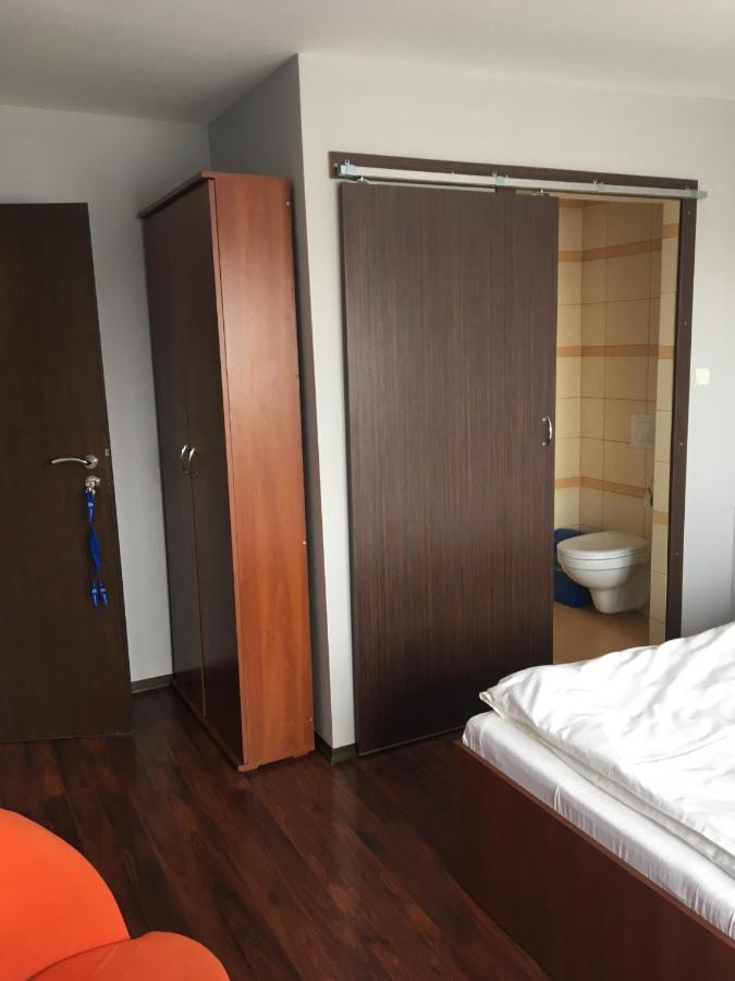 Pod Rozami Apartment Гжибово Екстериор снимка